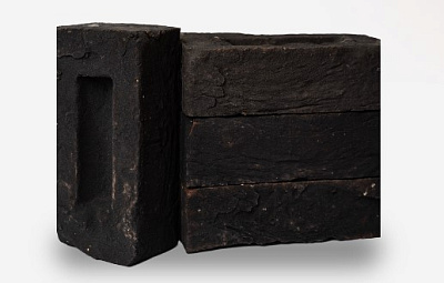 Картинка Кирпич - Ручная формовка Облицовочный кирпич Ручной формовки Гамма черная : М-125 размером 100x210x65. Цвет черный, производство Baksteen 